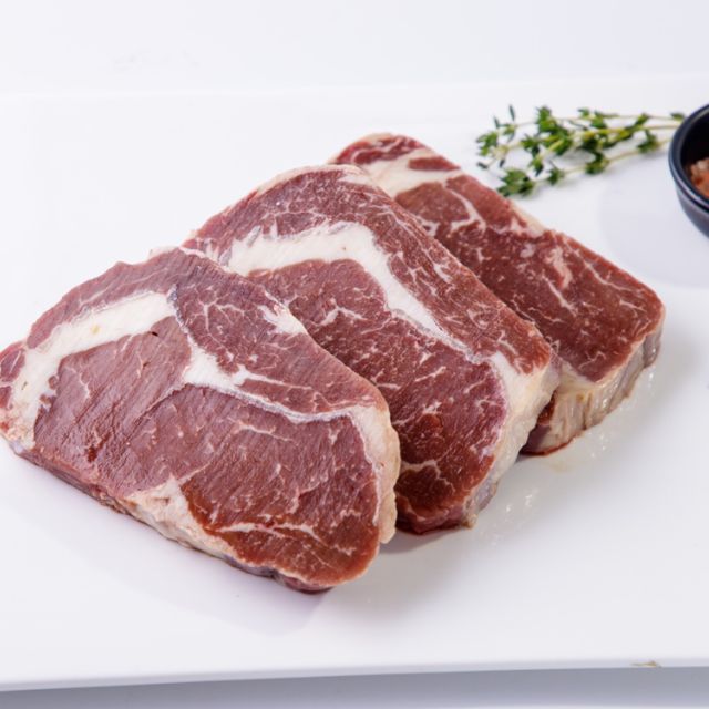 天津港进口冷冻带骨牛肉报关报检流程分享